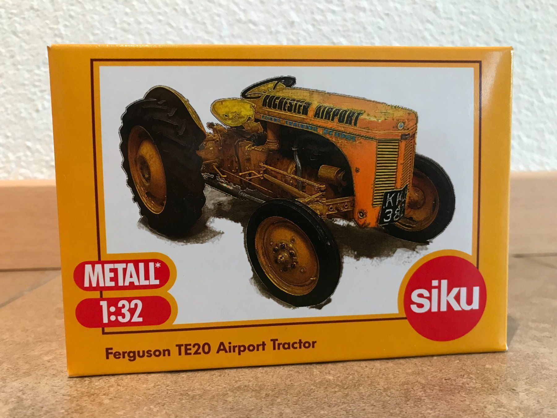 Massey Ferguson Trattori: SIKU Ferguson TE 20 Airport – Nuovo e nell'imballaggio originale da Kreuzlingen venduto da Stefan1150 3