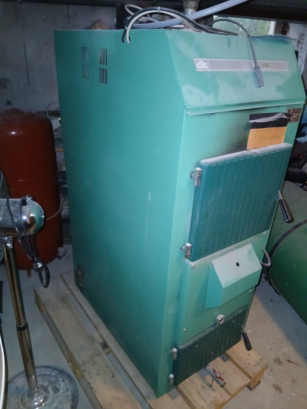 Radiatori: Holzheizung CTC – Usato da Bilten venduto da SchnyderSRA 1