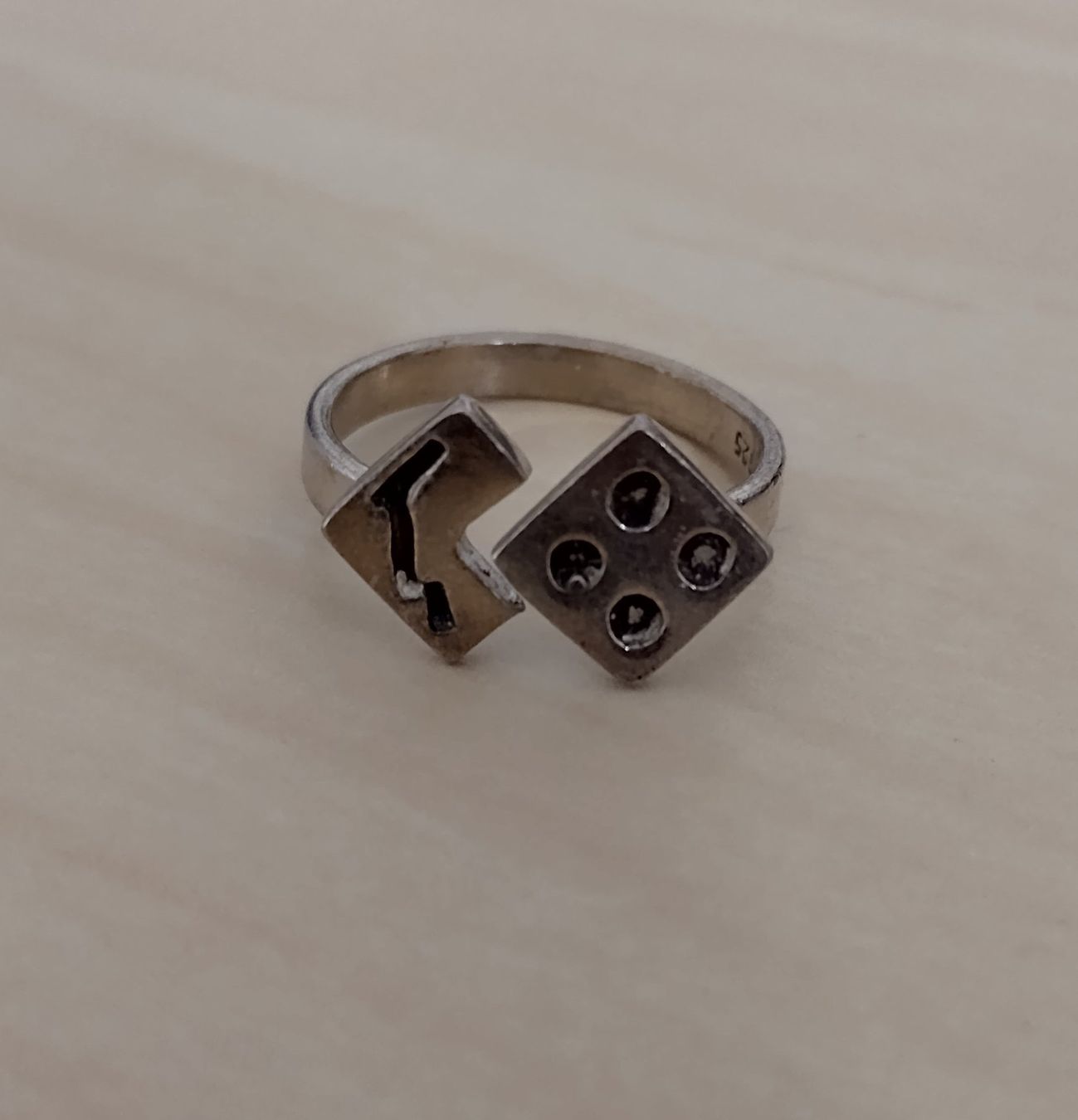 Anelli: RING SILBER 925 WÜRFEL – Usato da Romanshorn venduto da BoutiqueA