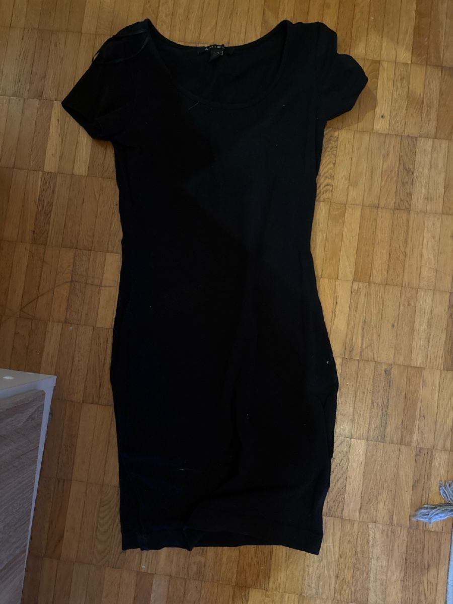 Vestiti: Schwarzes Kleid – Nuovo (secondo la descrizione) da Zofingen venduto da gabrielagc