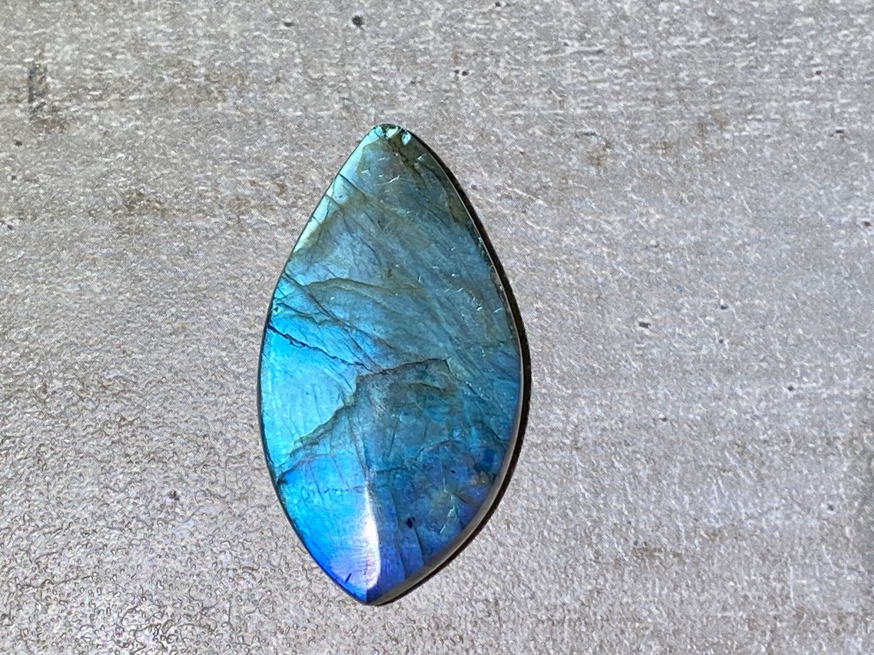 Pierres précieuses: Labradorit (55.50 ct) – Neuf avec emballage d'origine à Laax par Kiki_Kingdom3 5