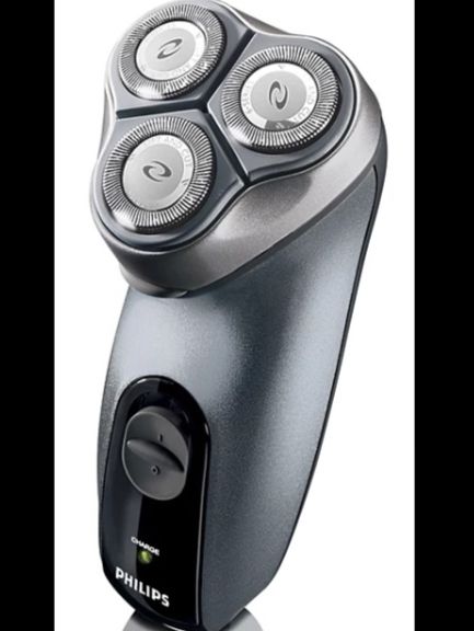 Philips Rasoi & Lamette da barba: Elektrorasierer Philips HQ6695 – Usato da Bassersdorf venduto da geronjmo 1