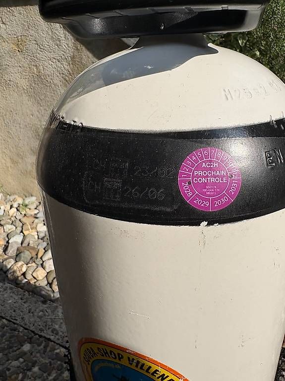 Bombole da sub: Bouteille de Plongée - AQUALUNG - 15L - révisée 06/26 – Usato da Ollon VD venduto da Pberber 2