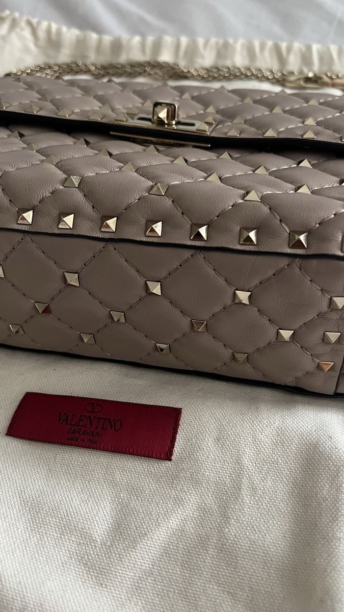 Valentino Borse da donna: Valentino Garavani Medium Nappa Rockstud Spike Bag – Nuovo (secondo la descrizione) da Zürich venduto da Caro911 2