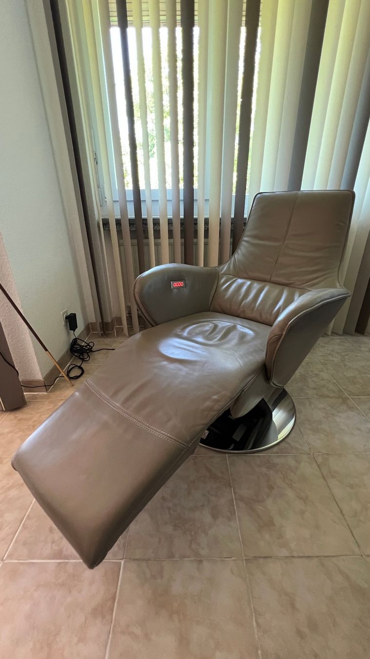 Poltrone: Relaxsessel "Twice" Leder elektrisch mit Akku – Usato da Binningen venduto da Soraya267 1