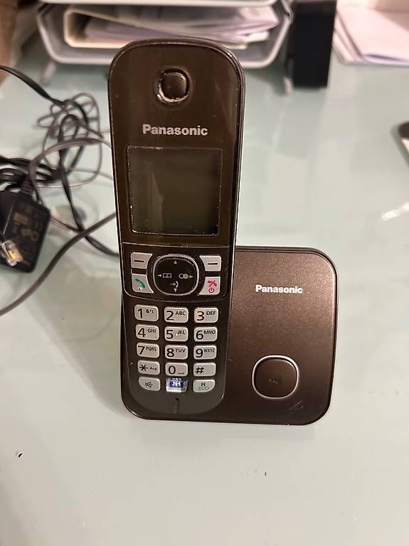 Téléphones: Panasonic Festnetztelefon – D'occasion à Ettiswil par SHE75