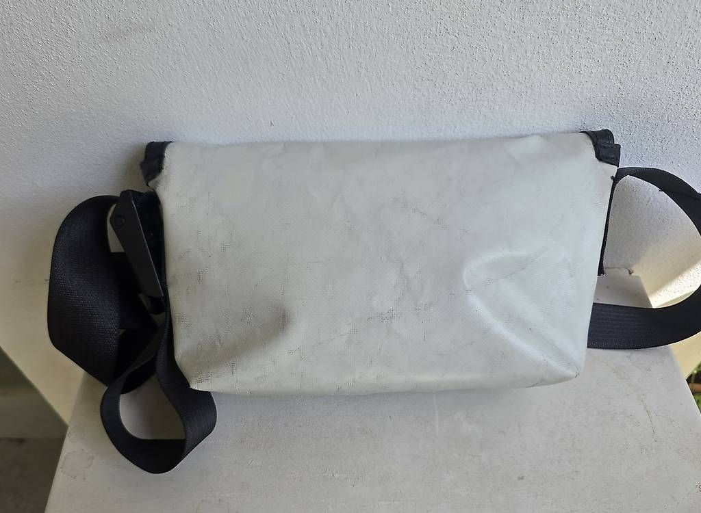 Freitag Sacs: Freitag Tasche F41 HAWAII FIVE-0 Hellgrau – D'occasion à Bern par Lepidoptera11 1