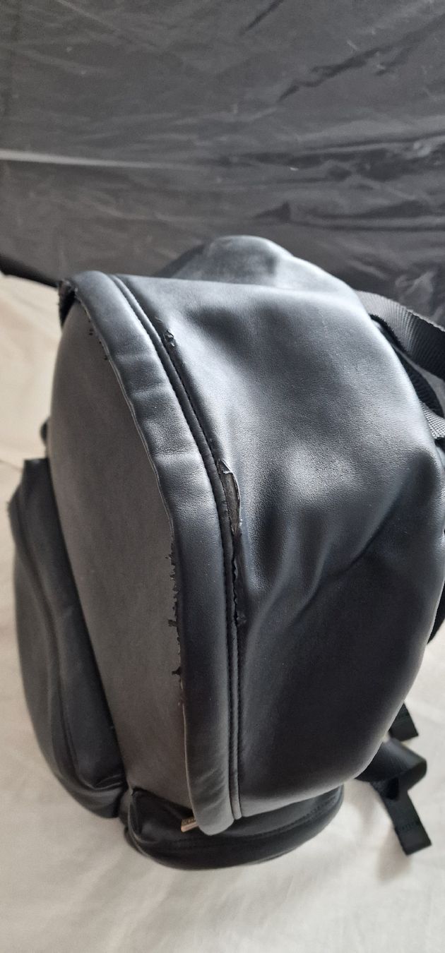 Esprit Zaini: Schwarzer Rucksack aus Kunstleder – Usato da Zürich venduto da Abrar123 3