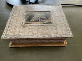 Luxus Papier Biedermeier Schachtel für Geschenk, Wien ?