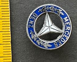 Mercedes Benz/ Pin