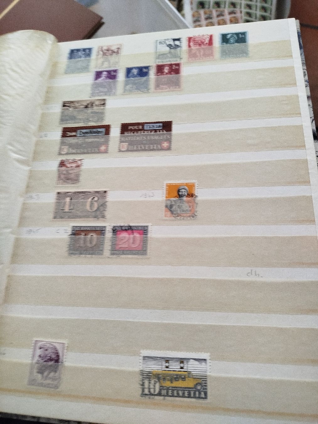 Tutti i francobolli: album de timbres suisses – Usato da Châtel St Denis venduto da Magil71 1