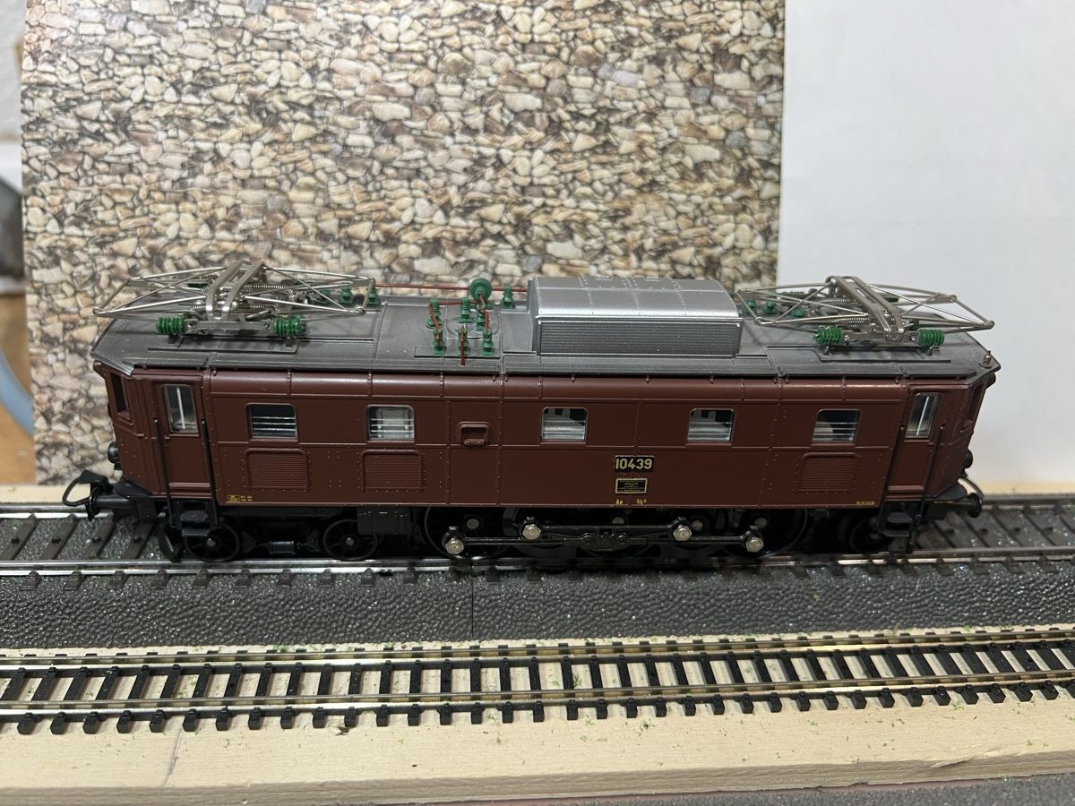 Märklin Modellini di ferrovie: Märklin E Lok Ae 3/6  – Usato da Dübendorf venduto da Troggy 3