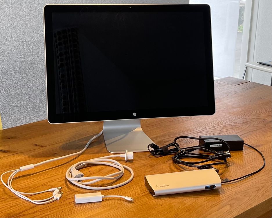 Apple LED cinema display 24 + Belkin Thunderbolt 2 Dock Kaufen auf