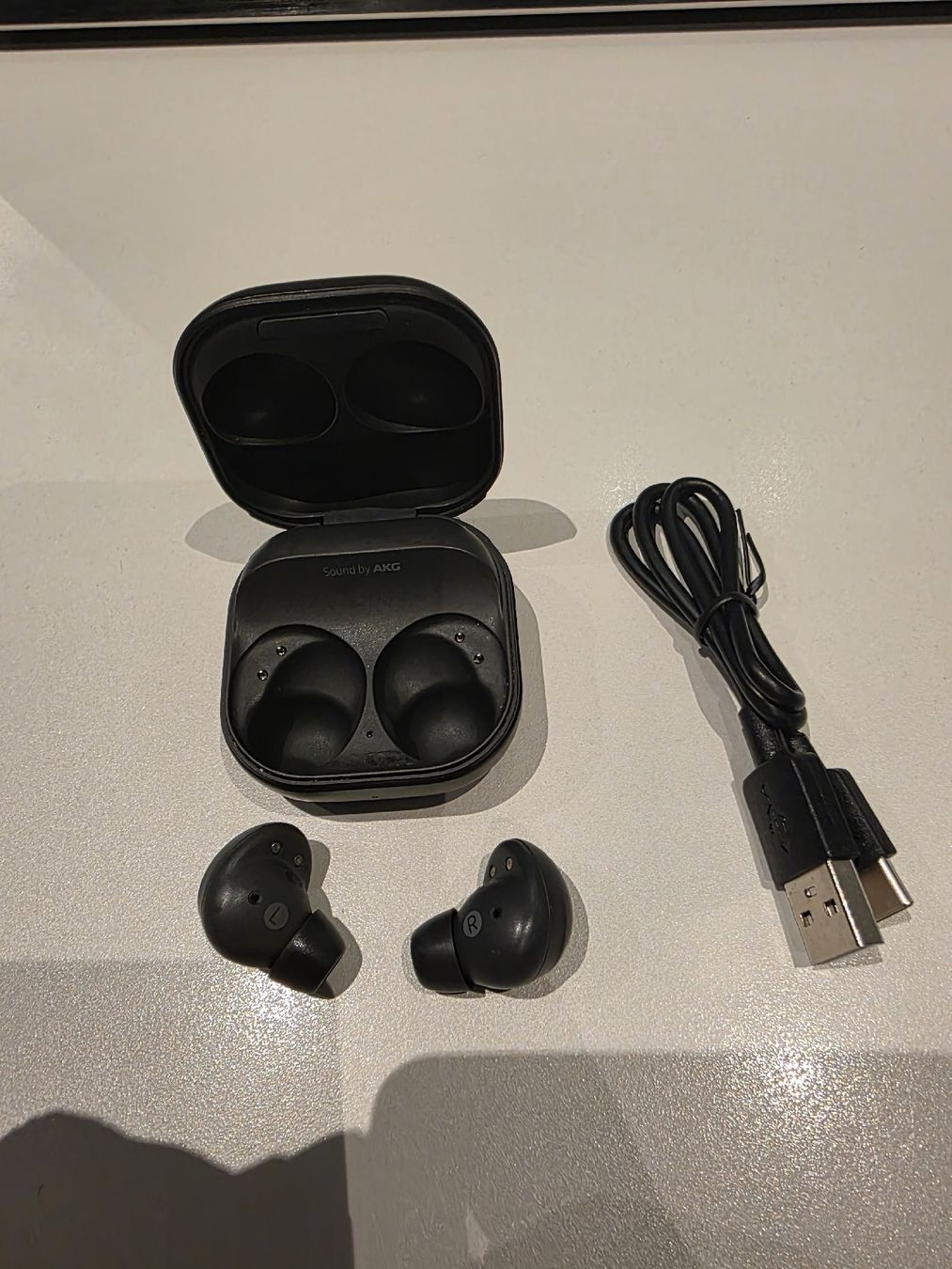Samsung Cuffie: Samsung Galaxy Buds Pro 2 Schwarz mit Ladekabel – Usato da Emmenbrücke venduto da Minato96 2