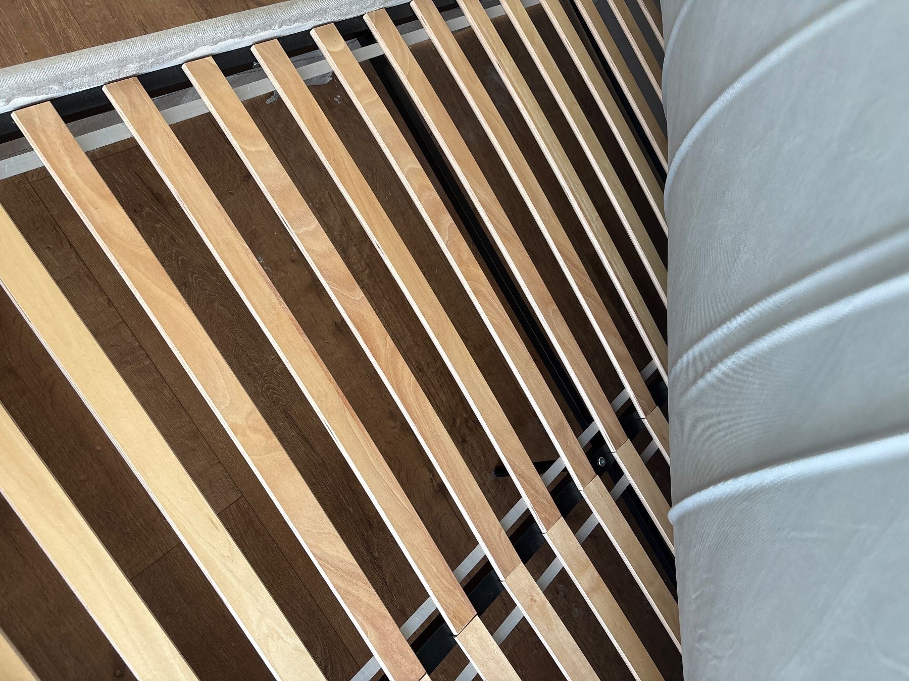 Ikea Letti: Ikea Bett 200x180 neuwertig – Usato da Kilchberg ZH venduto da bau_x7vy 4