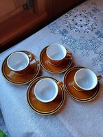 Set di tazzine e piattini