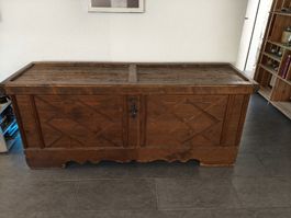 Truhe Holz antik guter Zustand 