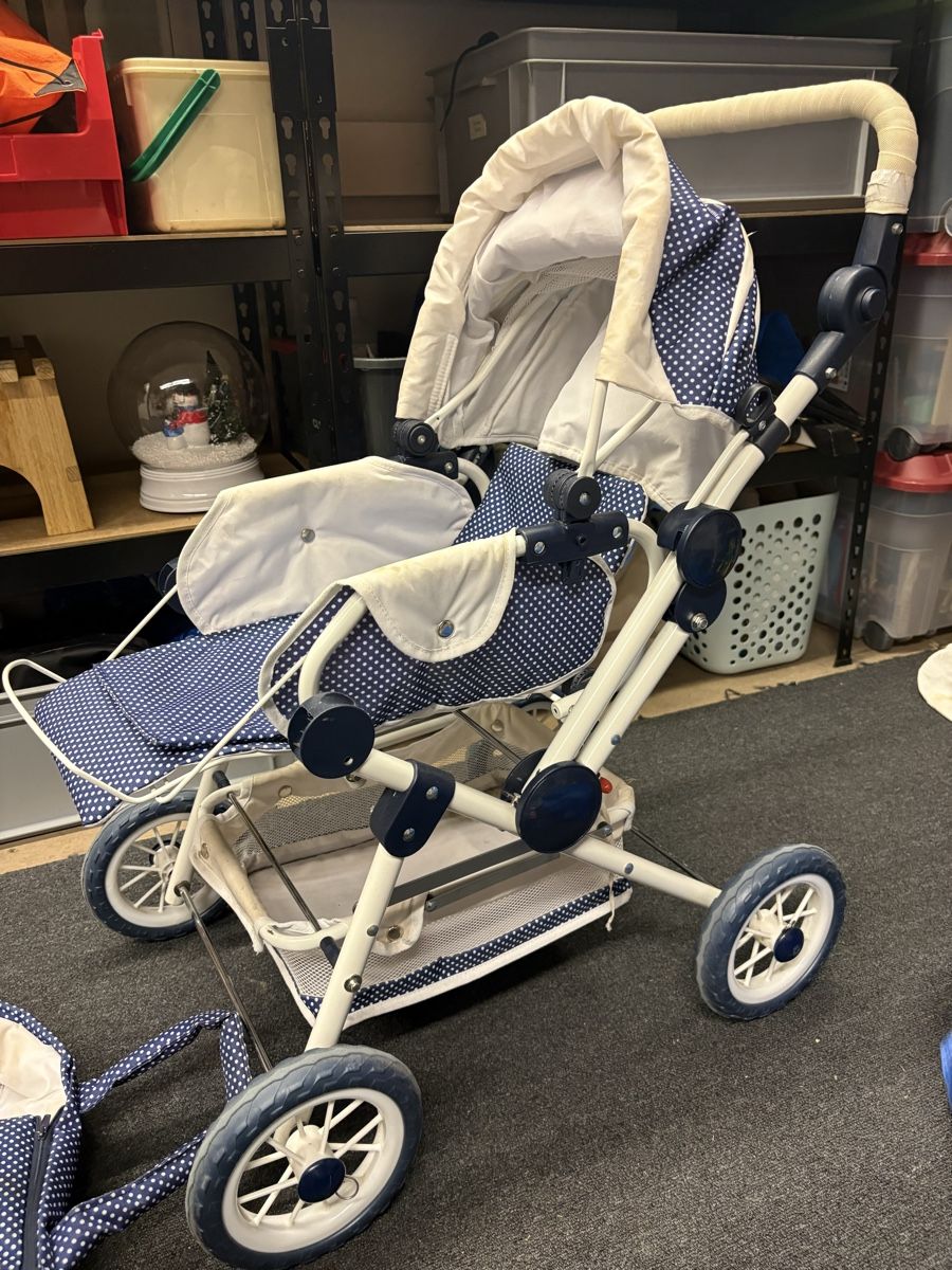 Puppenwagen: Kinderwagen – Gebraucht aus Uster von Nilfisk007 2
