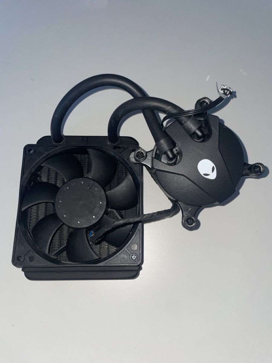 Alienware PCs: Alienware AIO CPU Kühler (120mm / nur Alienware kompatibel) – Gebraucht aus Bern von