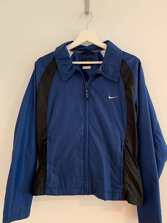 Giacche: Nike Sportjacke – Usato da Hindelbank venduto da sarahcw