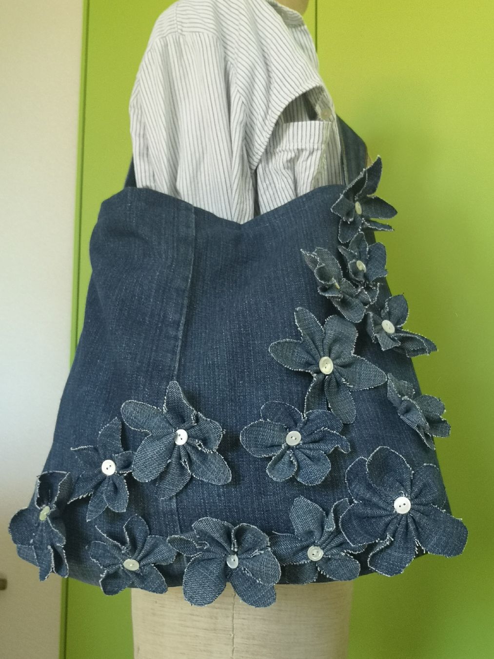 Sacs femmes: Fait main : sac fleuri en jean, doublé – Neuf (Voir description) à Fresens par nat_n8xd