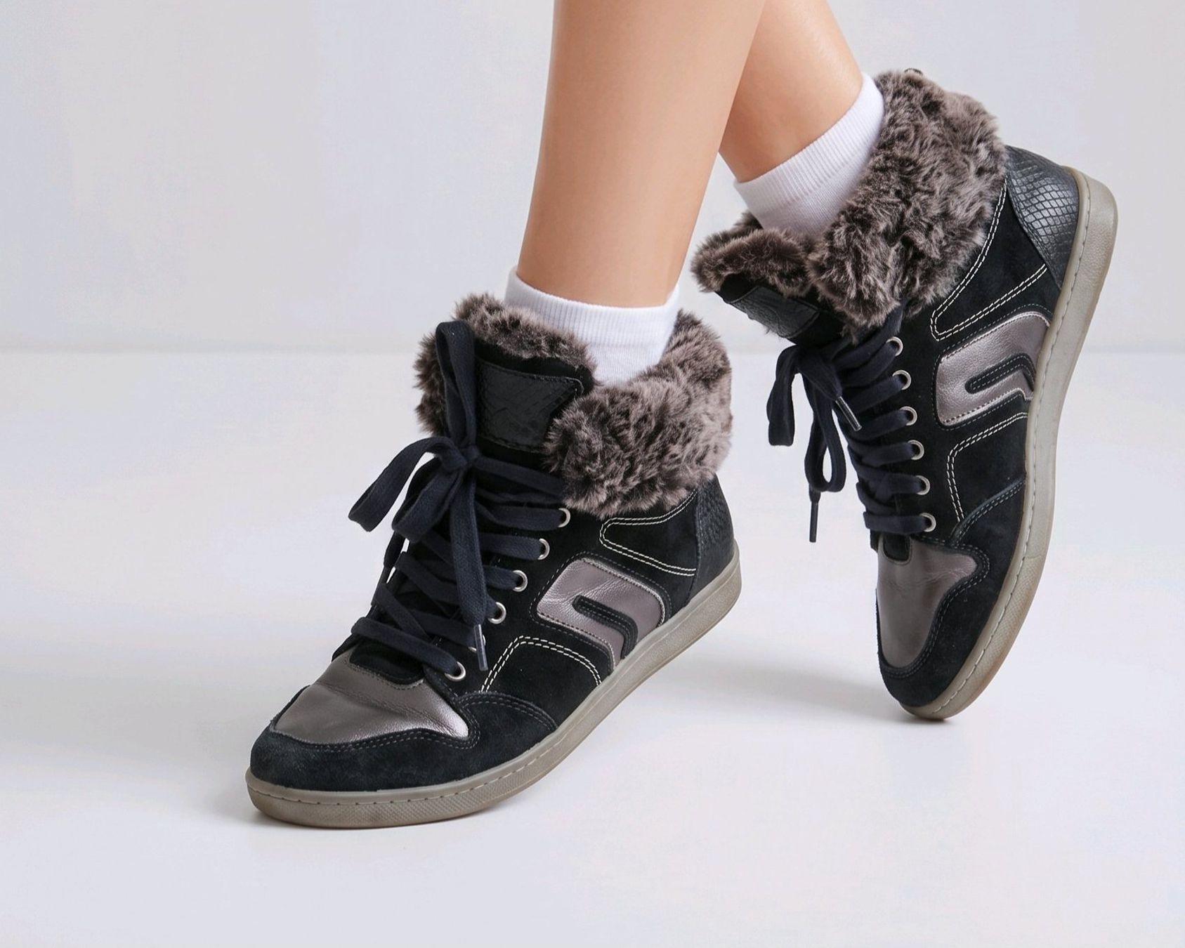 Geox Chaussures femmes: Echt Lederschuhe GEOX  Gr. 41 Fellrand – D'occasion à Füllinsdorf par Sunnebliemli7
