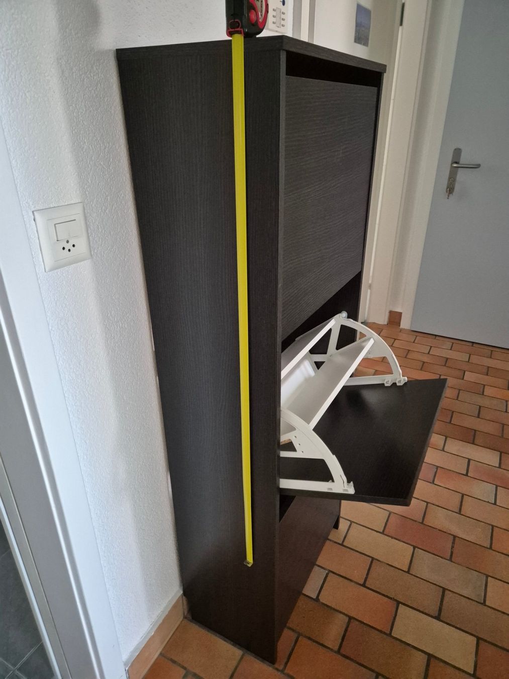 Ikea Armadi: Schuhschrank Bissa dunkelbraun mit 3 Fächern – Usato da Kloten venduto da sas_j8bp 2