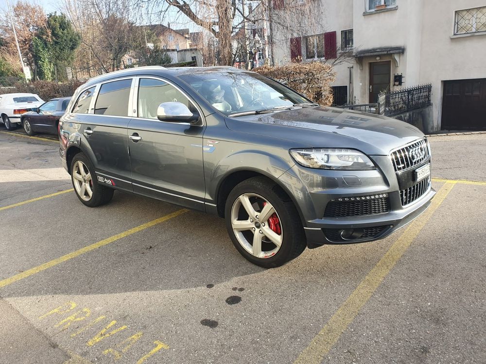 Audi Q7 S-Line mit Panorama-Dach ab Platz und ohne Garantie