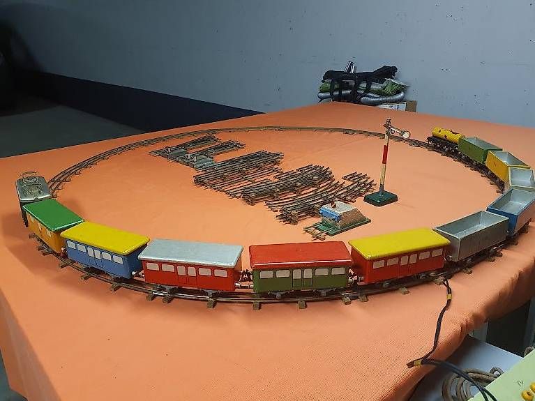 Modellini di ferrovie: BUCO 0 Spur Elektr. Eisenbahn von 1950 – Usato da Losone venduto da delfino_2 1
