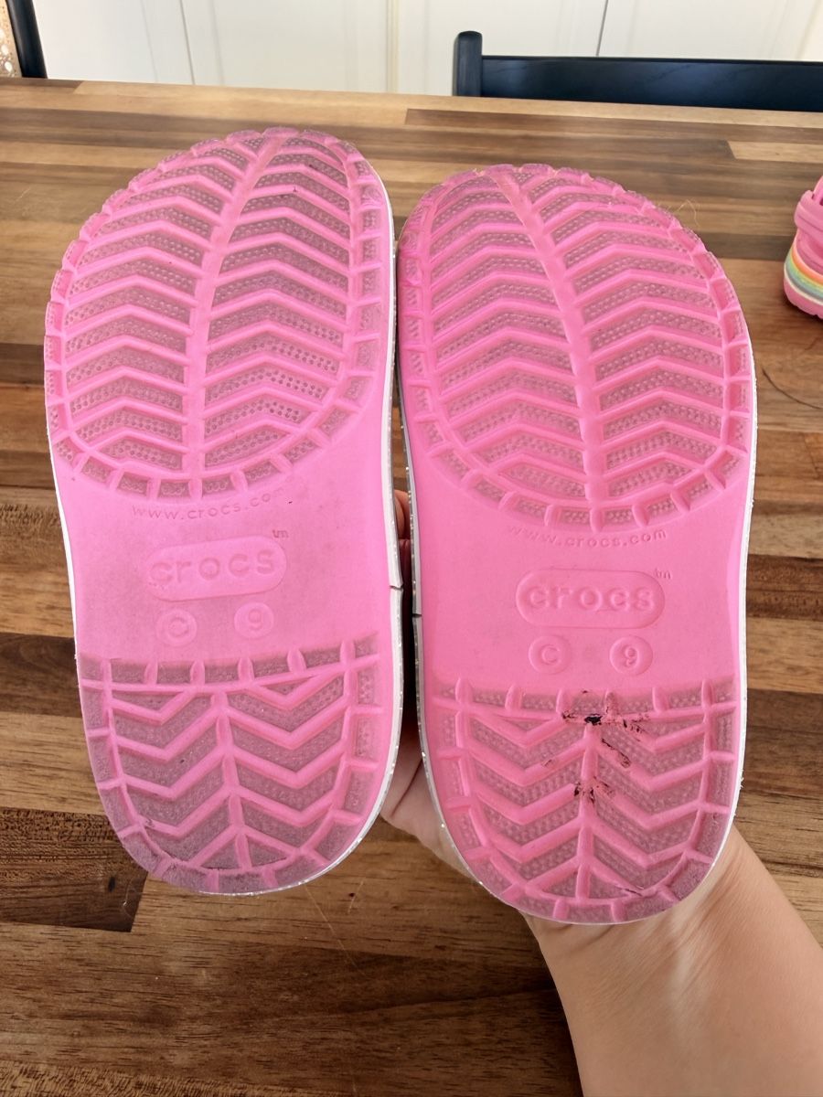 Crocs Scarpe per ragazze: Crocs Gr. 25/26 mit Glitzer-Regenbogen – Usato da Allschwil venduto da cconnie 4