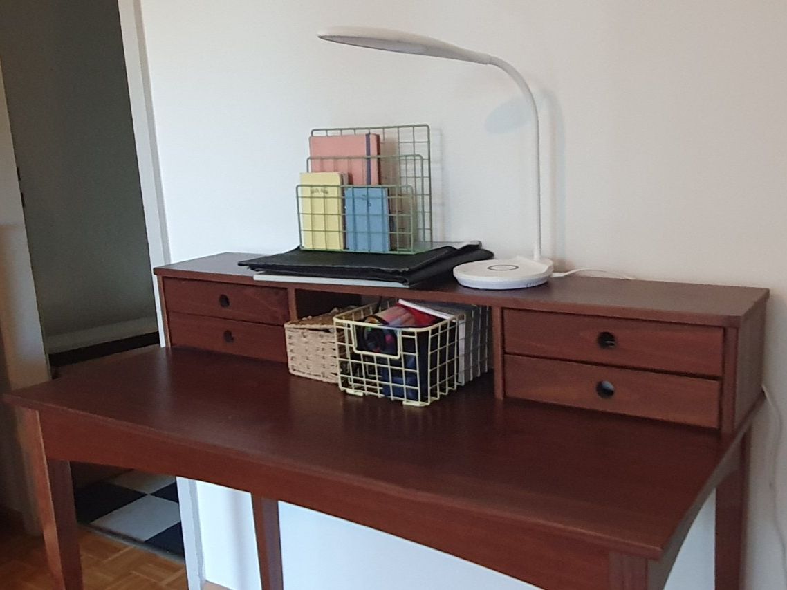 Bureaux: Arbeitstisch dunkles Holz – D'occasion à Basel par val_6mjk 1
