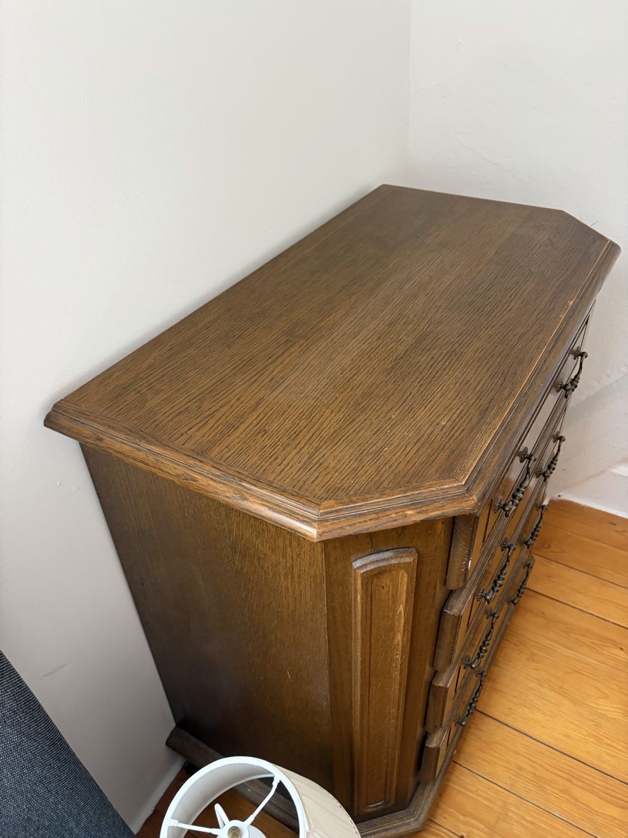 Credenze: Vintage Kommode aus Massivholz – Usato da Zürich venduto da marcel_geb 1