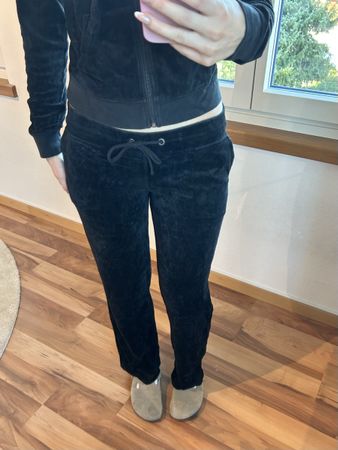 black vintage juicy couture sweatpants with backpockets  