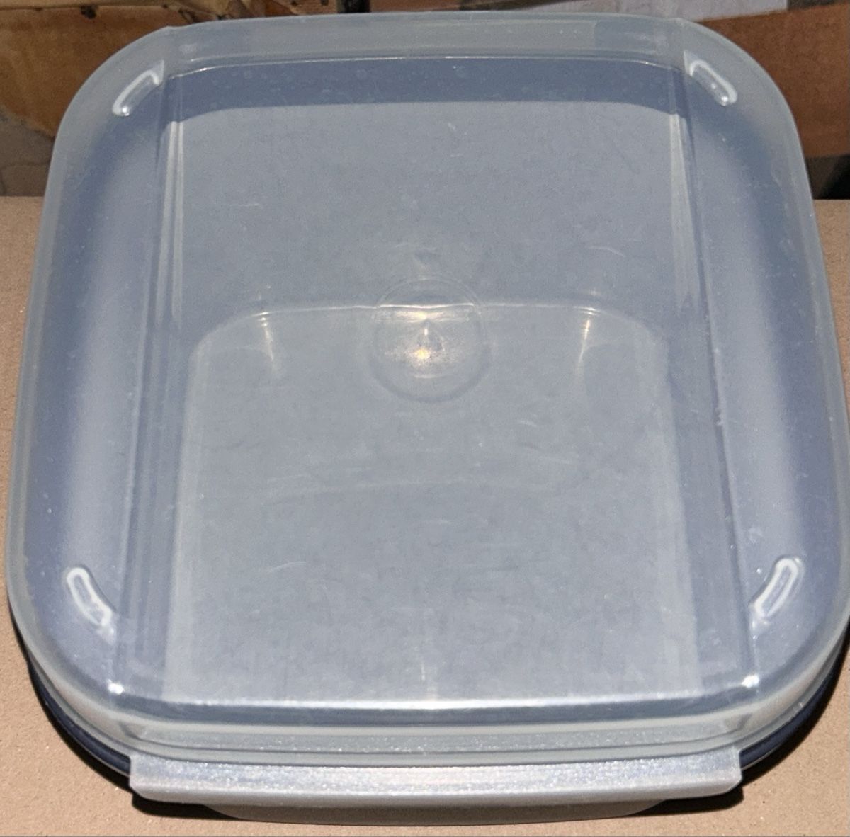 Tupperware Behälter & Ähnliches: Tupperware Behälter / Dose, grau, neuwertig, Top Zustand – Neu (gemäss Beschreibung) aus Laufen von Jassi.quinn 1