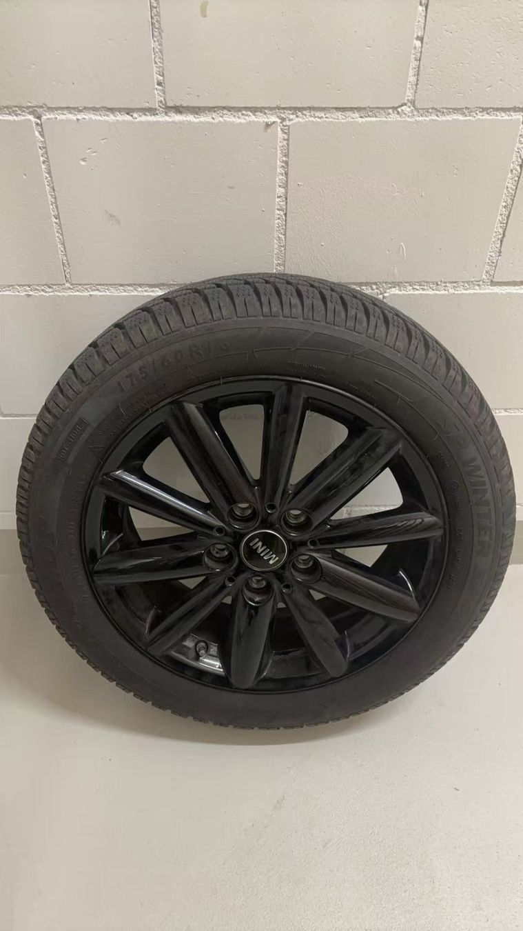 Cooper Pneus & Roues: 4x MINI Cooper Winterkompletträder – D'occasion à Niederweningen par zw4_s78j