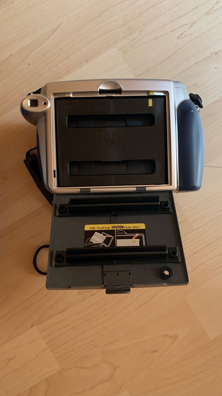 Fujifilm Fotocamera: Fujifilm Instax 200 – Usato da Banco venduto da mic_ckx7 3