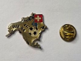 Pin's USA 94 Coupe du Monde Football Suisse