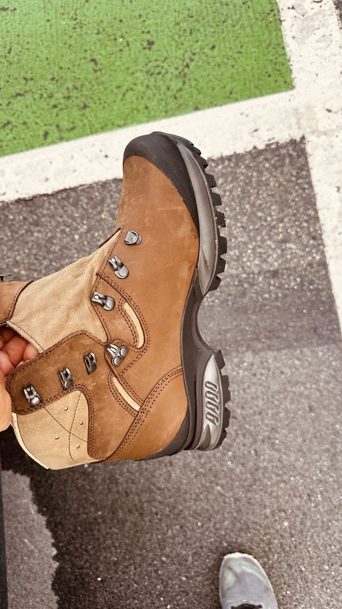 Herrenschuhe: Hiking Boots Leather Brown Used Size Unknown – Gebraucht aus Vulpera von Tome1989 2