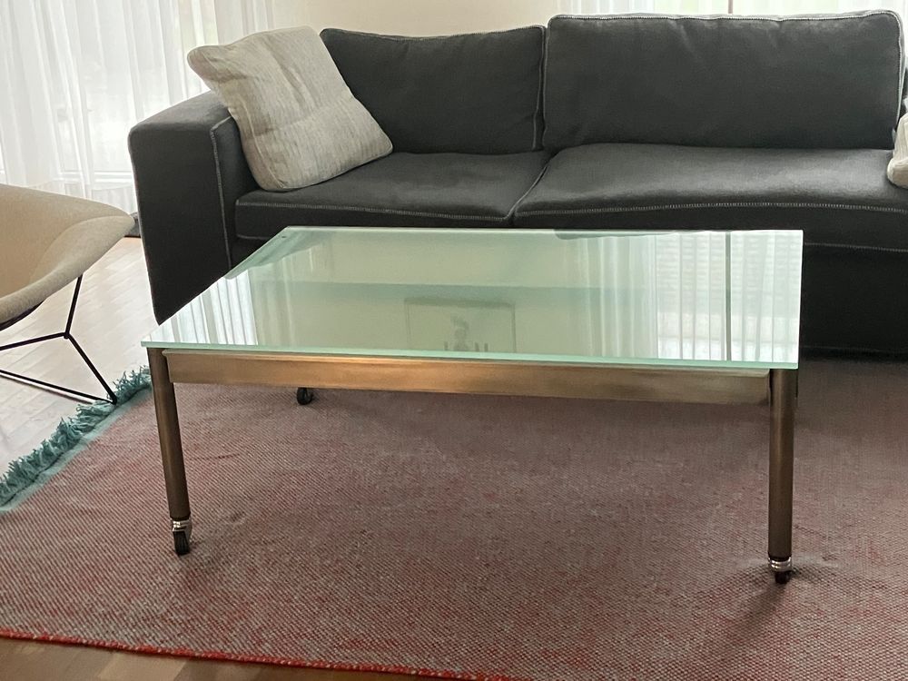 Tavoli: Table d'appoint Desalto, modèle Icaro – Usato da Lausanne venduto da agu_yhn6