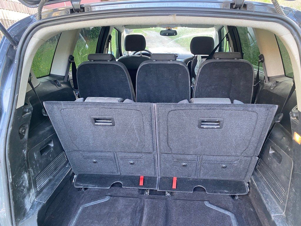Ford Autos: Auto S-Max für Export – D'occasion à Heitenried par dubach01 8