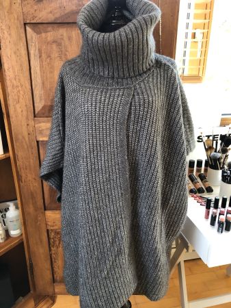 Damen Poncho Grau Grobstrick Rollkragen gebraucht