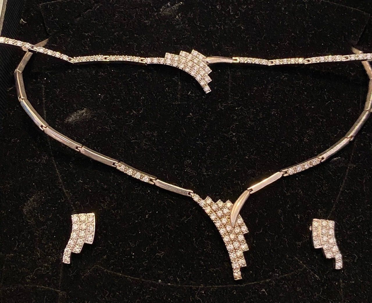 Colliers: Schmuck set silberfabe – D'occasion à Pfungen par Outlet64