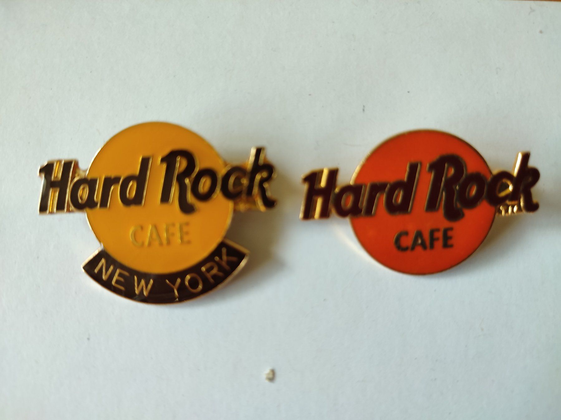 Broschen & Nadeln: 11 Hardrock Pins – Gebraucht aus Winterthur von Priscatg 1