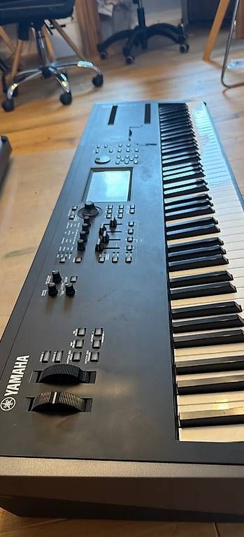 Strumenti musicali: Yamaha ModX 8 – Usato da Niederrohrdorf venduto da Baerandmore