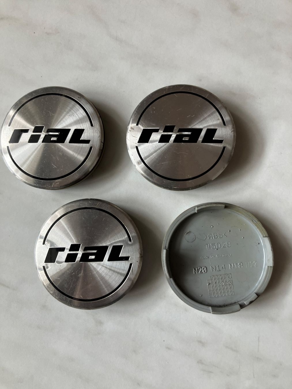 Cerchioni: 4 Rial Radnabendeckel (5029) – Usato da Ernetschwil venduto da Airboom 1