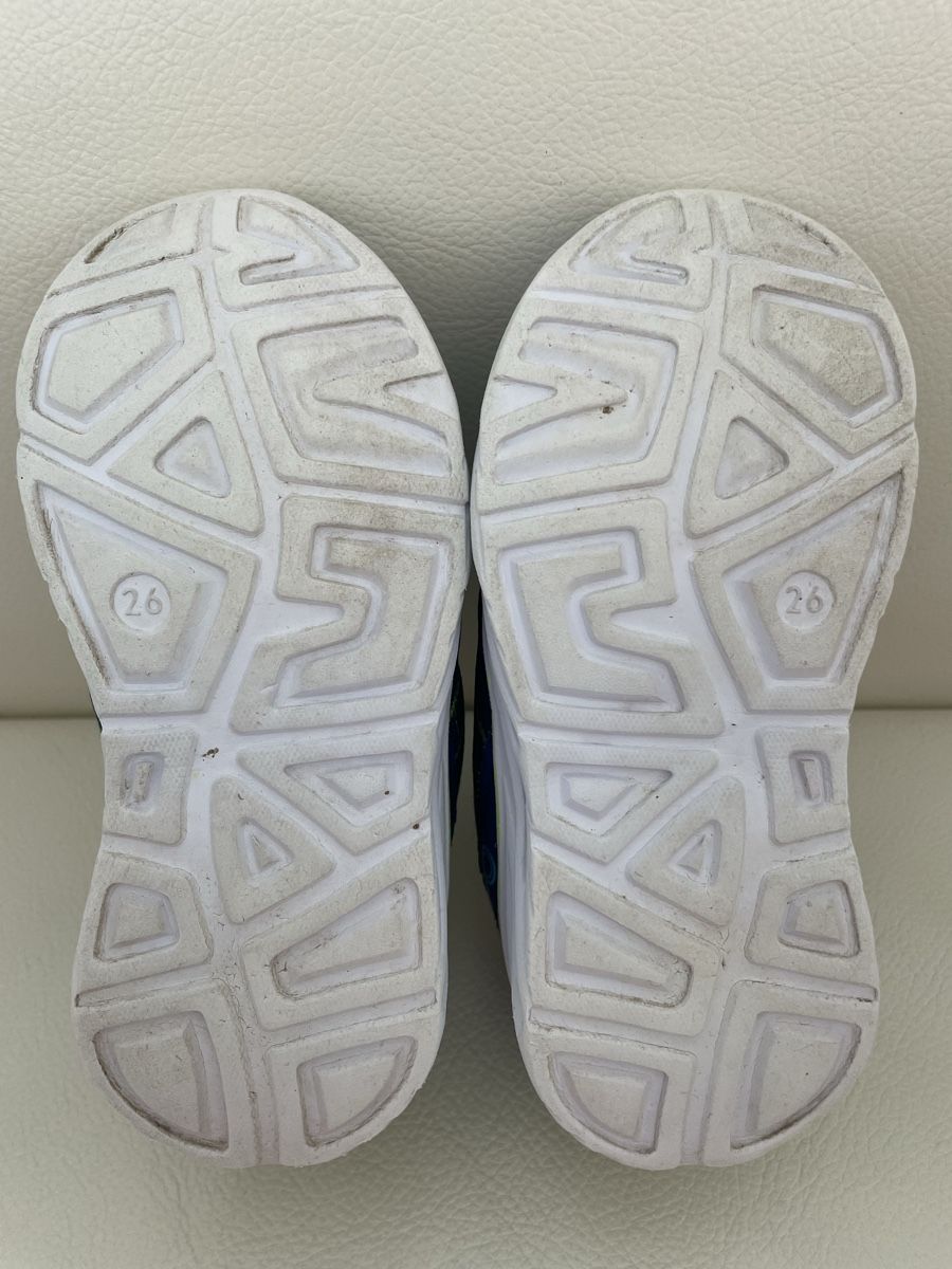 Scarpe per ragazzi: Kinderschuhe Gr 26 – Usato da Rüti ZH venduto da kar_xx9l 1