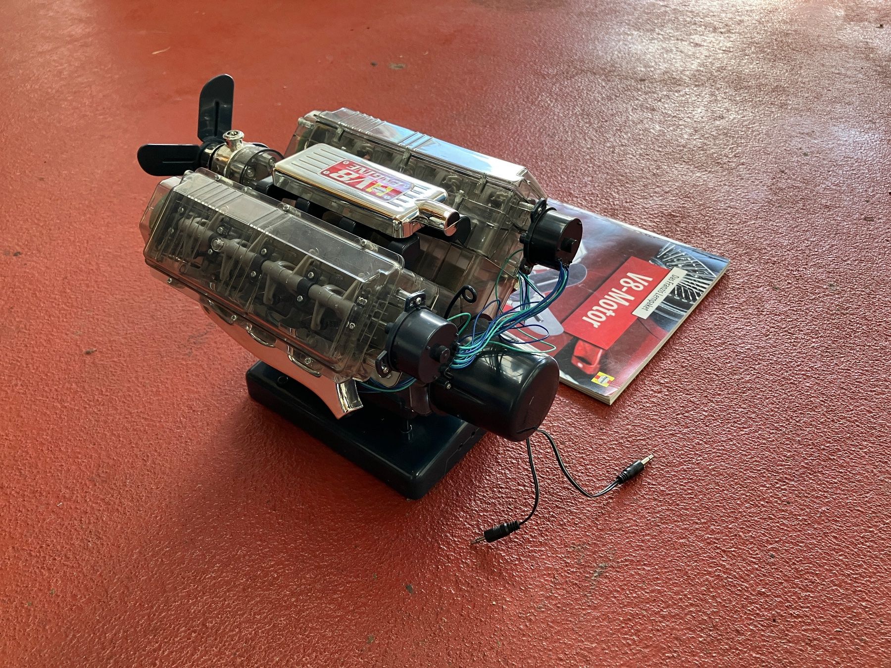 Moteurs: V8 Motor transparent mit Anleitung – D'occasion à Schwarzenburg par fasch60 2