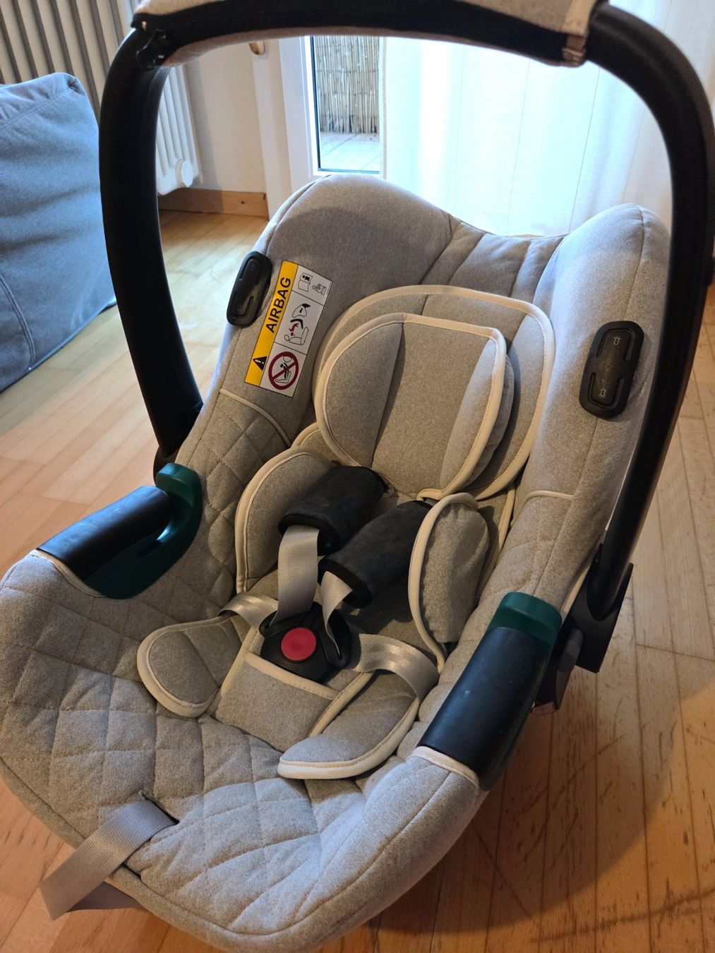 Britax Römer Seggiolini per auto: Babyschale britax römer Baby Safe Isense – Usato da Wallisellen venduto da SwissTreeDee 4