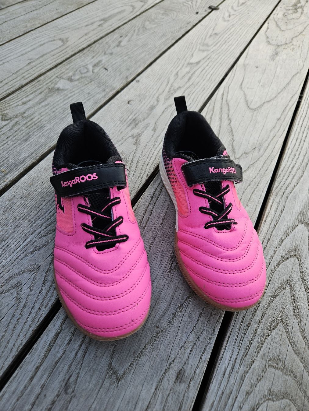 Chaussures filles: KangaRoos Mädchenhallenschuhe Grösse 32 – D'occasion à Thal par Herbue82