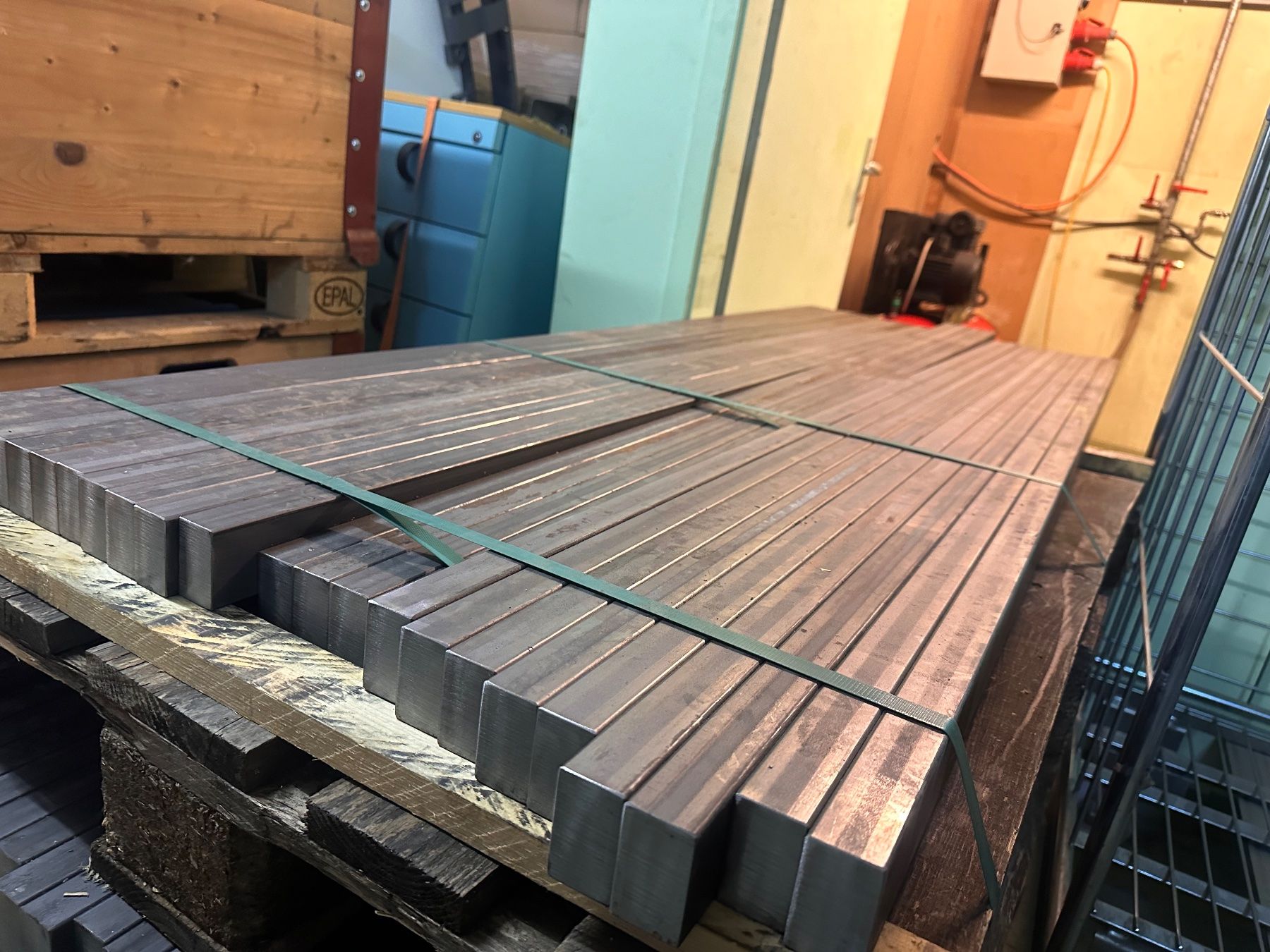 Tutti gli attrezzi: Rohmaterial Flachstahl 30x50x1960mm – Nuovo (secondo la descrizione) da Necker venduto da liq24 1